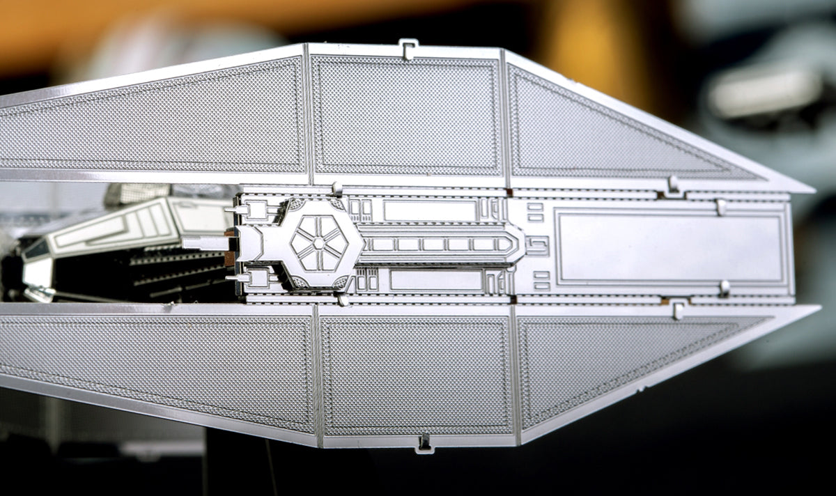 Nave Kylo Ren Model Kit metal